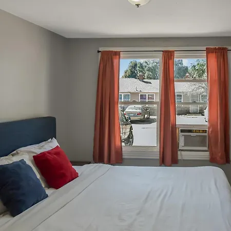 Great Updated King Bed Near Denver Sports Field And Concerts